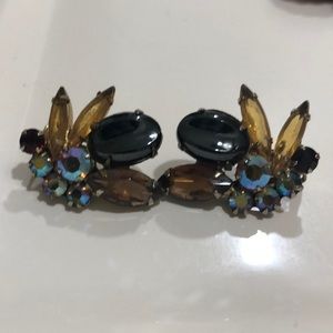 #031V Vintage clip on earrings